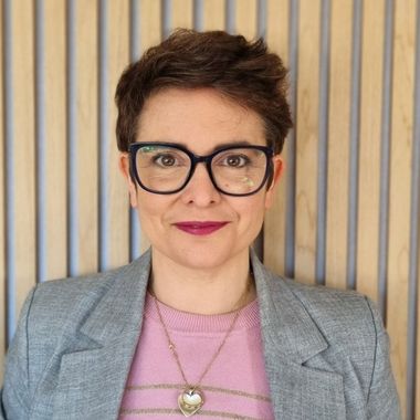 Dr. Sarah Lewis