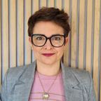 Dr. Sarah Lewis