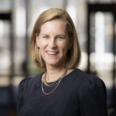 Dr Emily  Salisbury