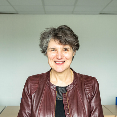 Annie Devos