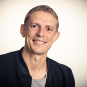 Dr Michiel de Vries Robbé