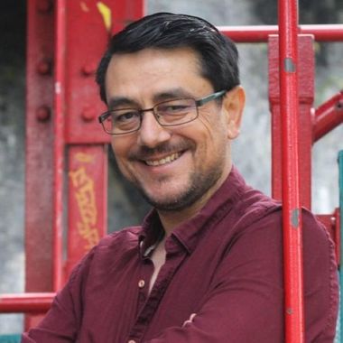 Dr Alberto Urrutia-Moldes